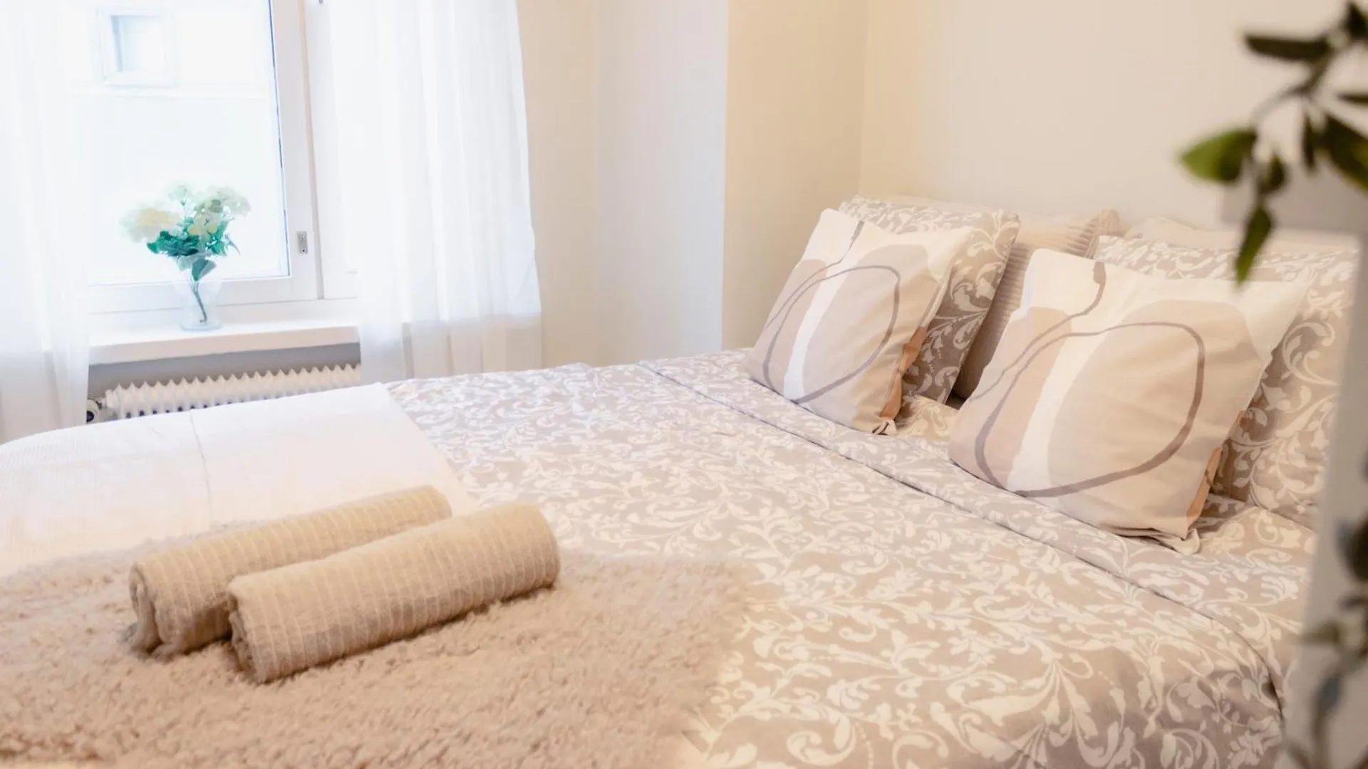 Apartamento Modern Boho Charm In Kallio, Walk To City Center Helsinki