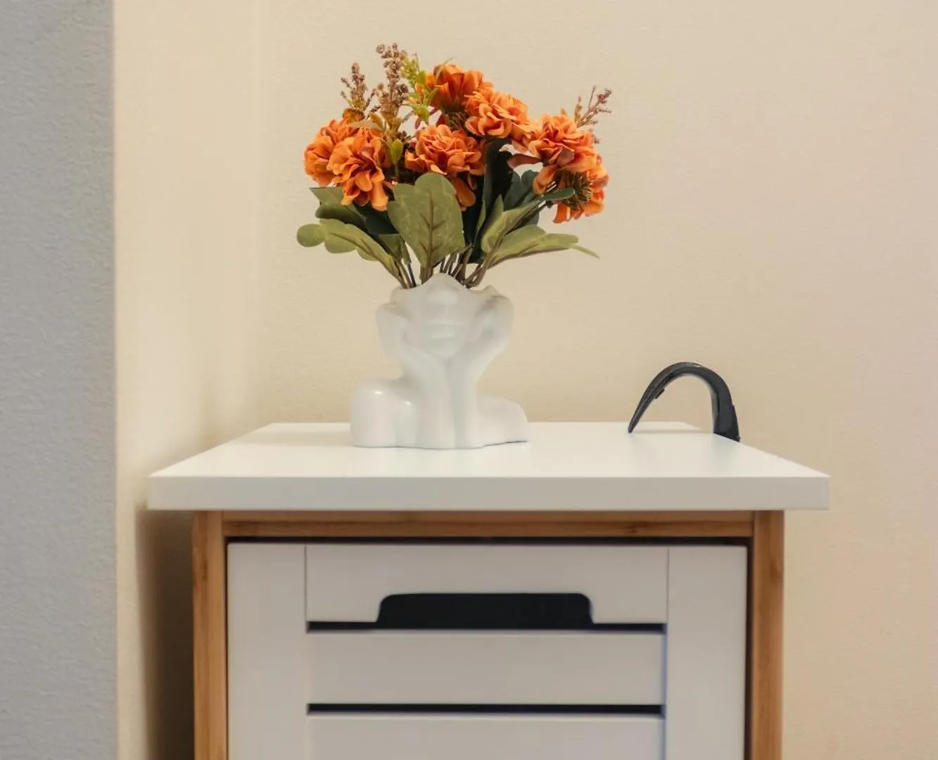 Apartamento Modern Boho Charm In Kallio, Walk To City Center Helsinki Finlandia