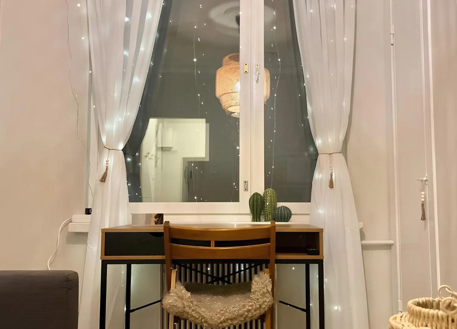 Apartamento Modern Boho Charm In Kallio, Walk To City Center Helsinki