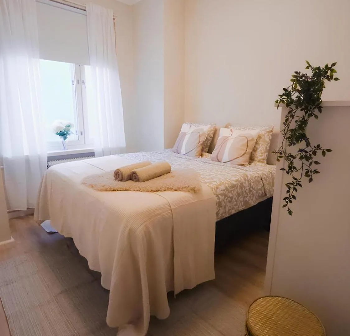 Modern Boho Charm In Kallio, Walk To City Center Helsinki